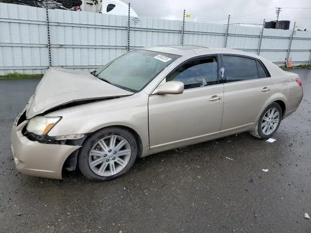 4T1BK36BX7U181815