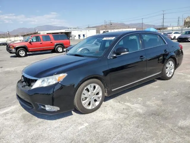 4T1BK3DB8CU450052
