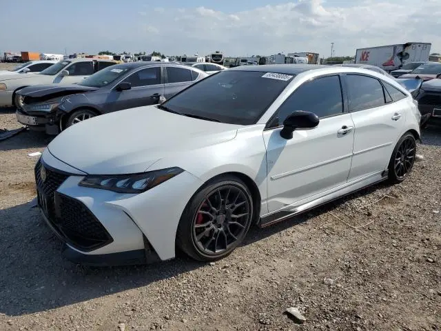 4T1FZ1FB8MU061704