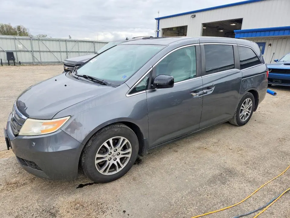 5FNRL5H64CB130731