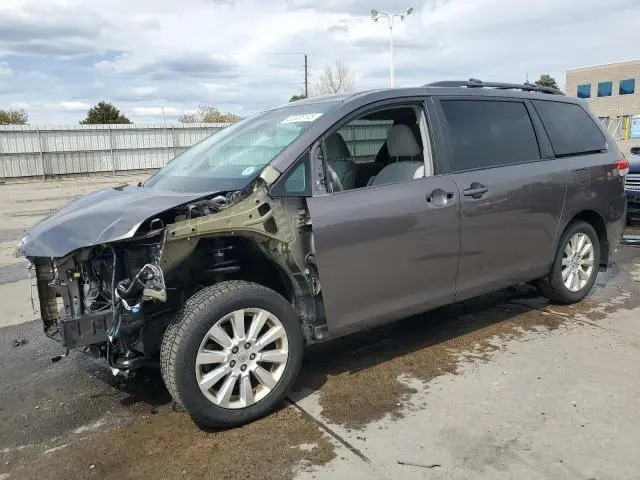 5TDJK3DC8CS047122