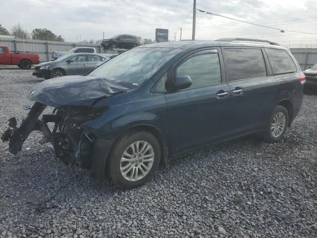 5TDYK3DC4CS262558