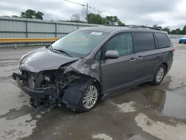 5TDYK3DC5CS226930