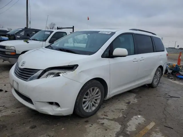 5TDYK3DC6CS227925