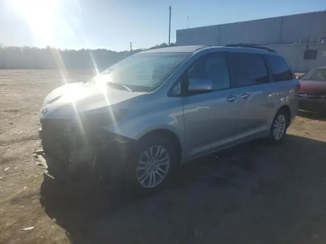 5TDYK3DCXGS748698