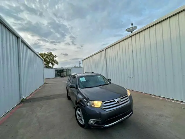 5TDYK3EH6CS054949