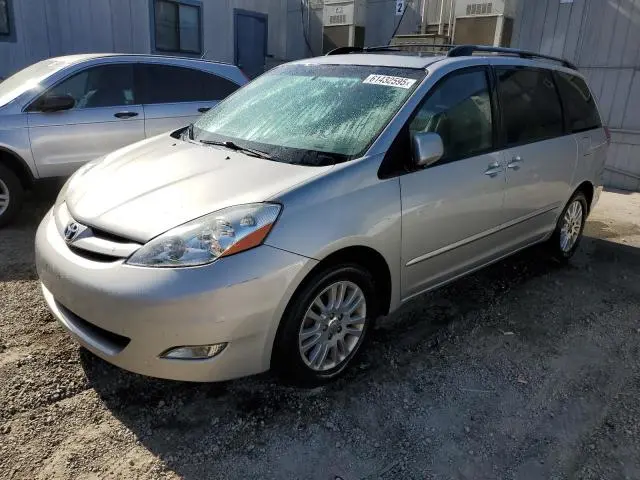 5TDZK22CX8S130008