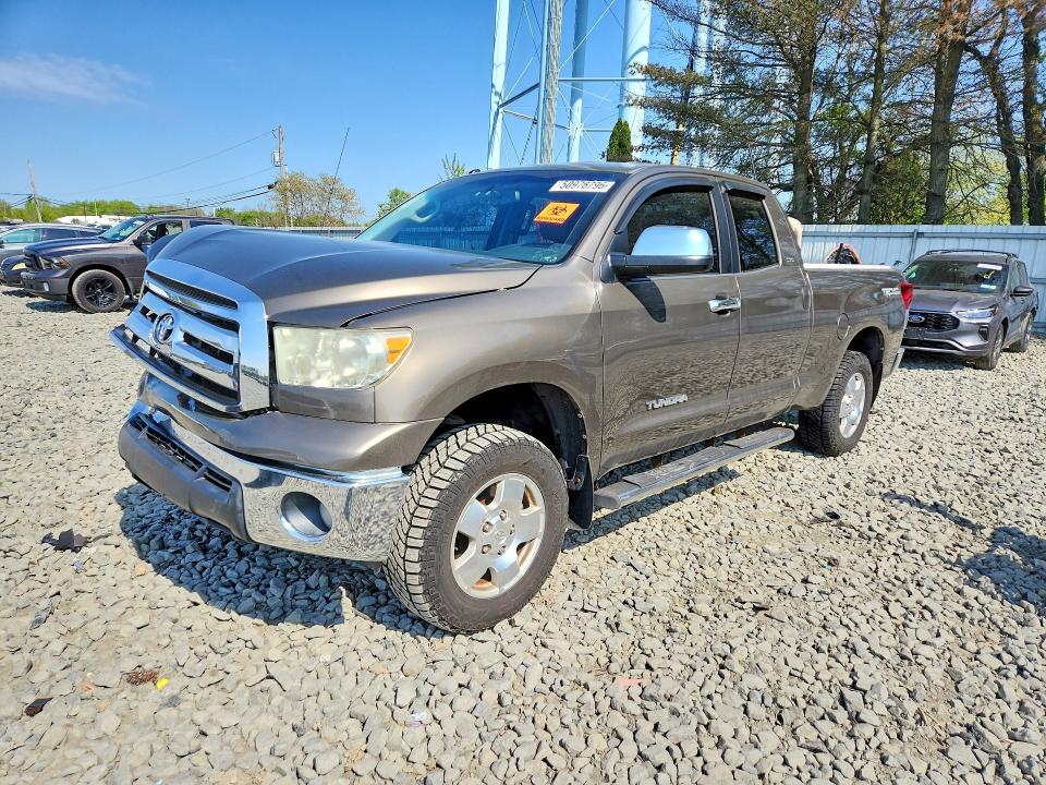 5TFUM5F11DX042841