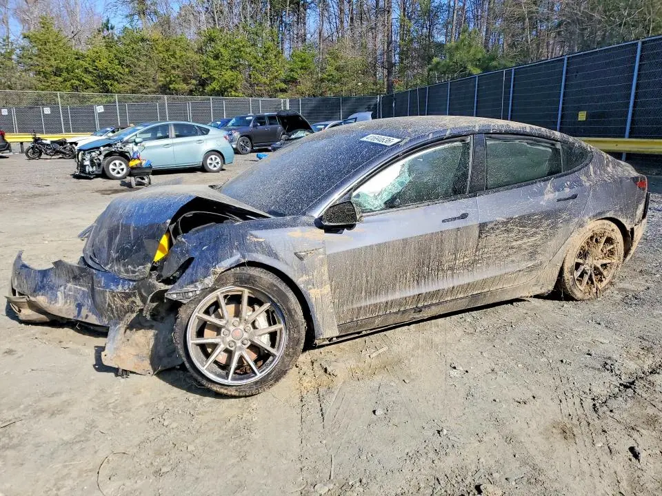 5YJ3E1EB5MF019570