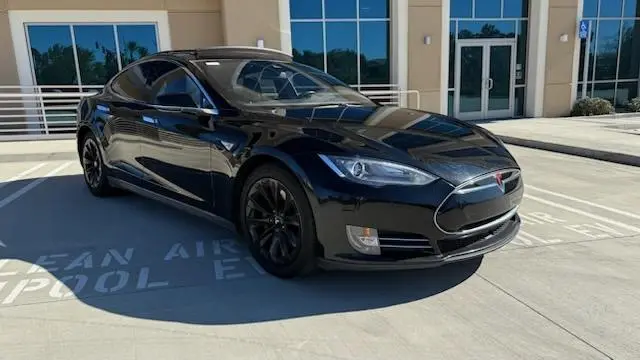 5YJSA1E18GF124509
