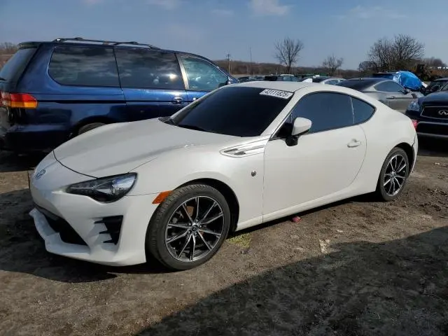 JF1ZNAA17K9704111
