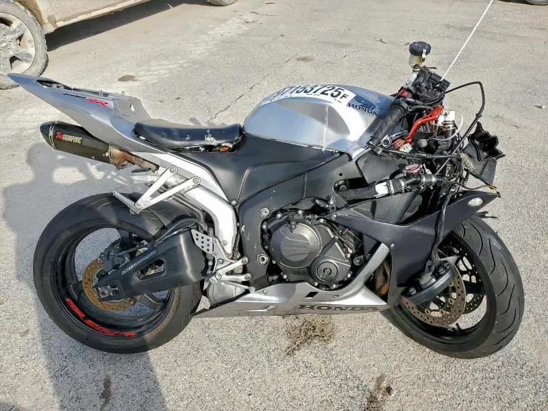 JH2PC40028M102019