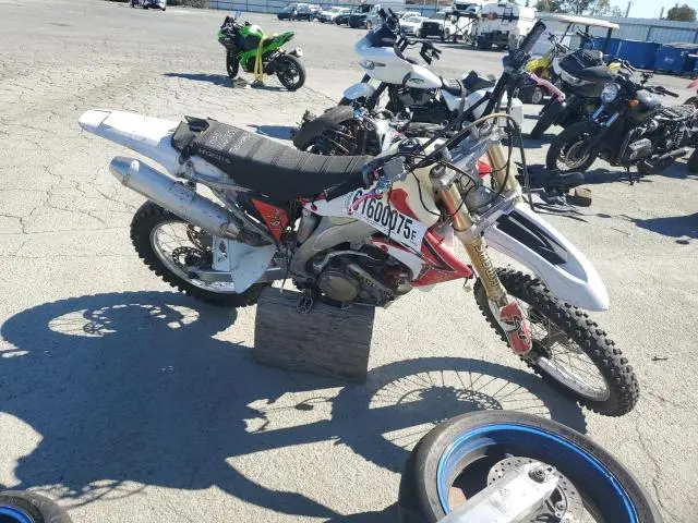 JH2PE06145K002322