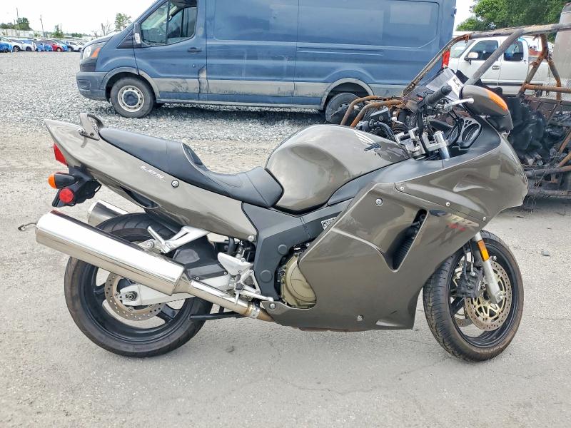 JH2SC3500YM300272