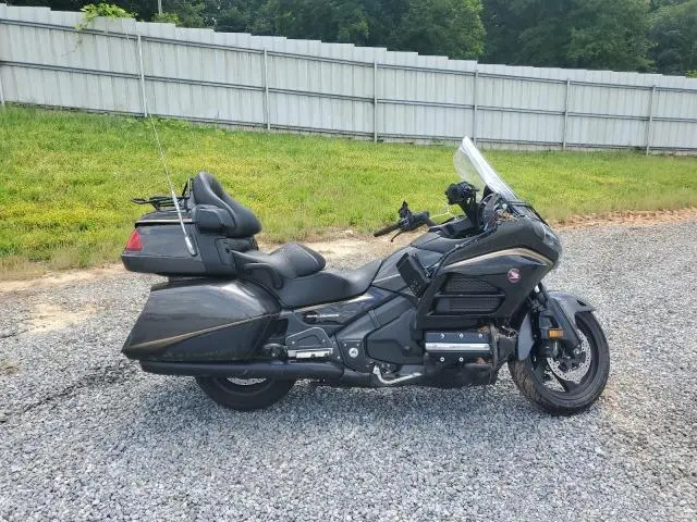 JH2SC68GXGK400559