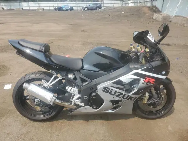 JS1GN7CA352110690