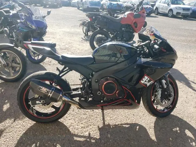 JS1GN7FAXR7100582