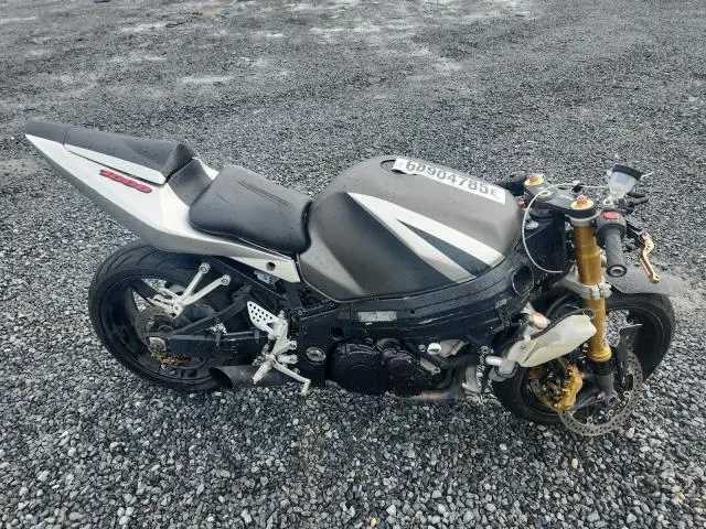 JS1GT75A832102715