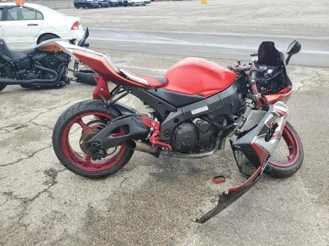 JS1GT76A262102535