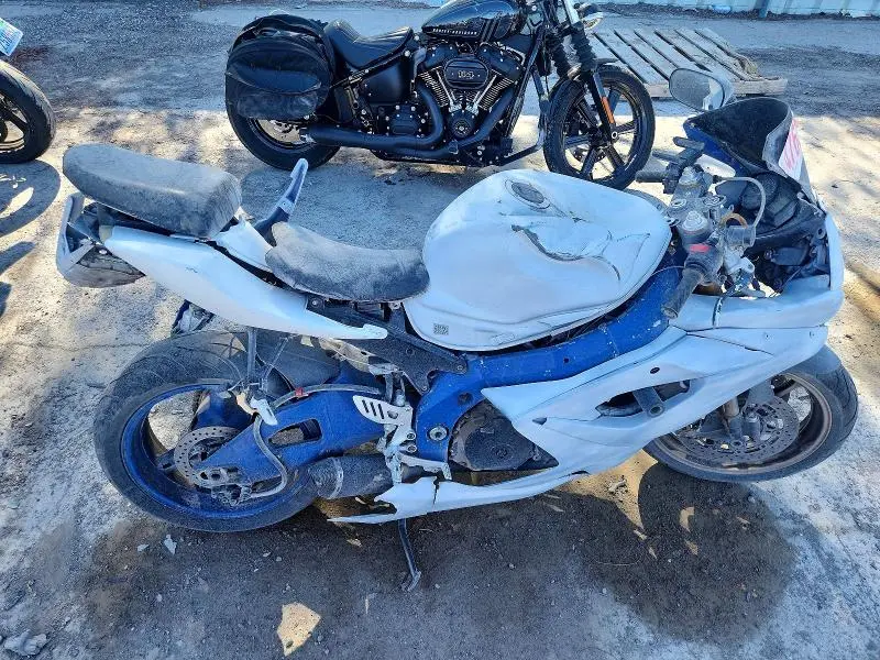 JS1GT76A462105954