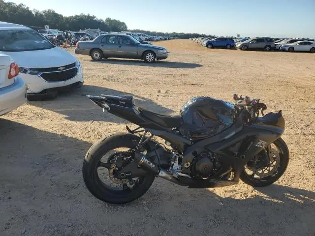 JS1GT77A172103630
