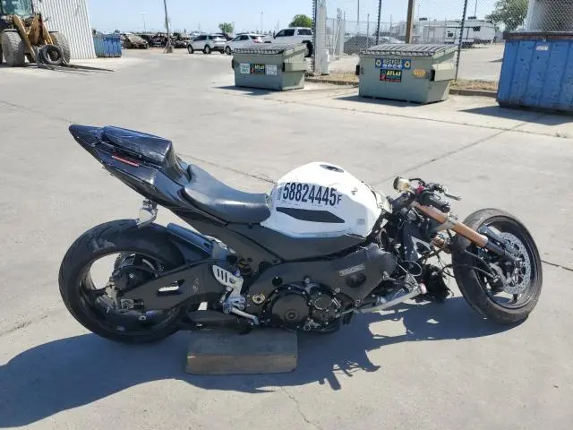 JS1GT77A572114727
