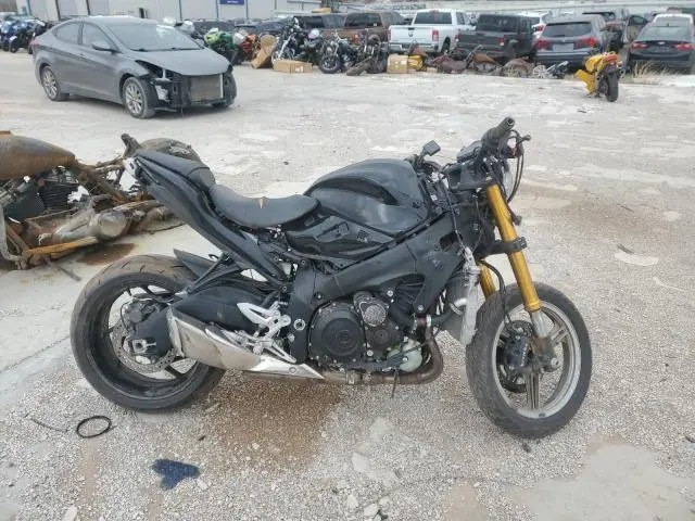 JS1GT7AA8G2100717