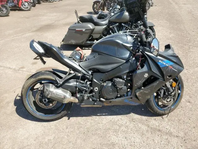 JS1GT7CBXK7100008