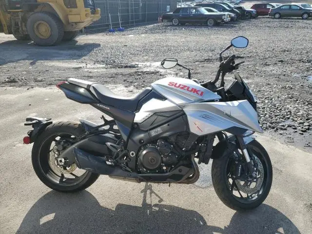 JS1GT7DB6L7100832