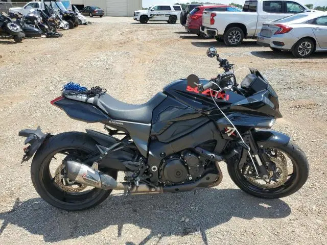 JS1GT7DB8L7100556