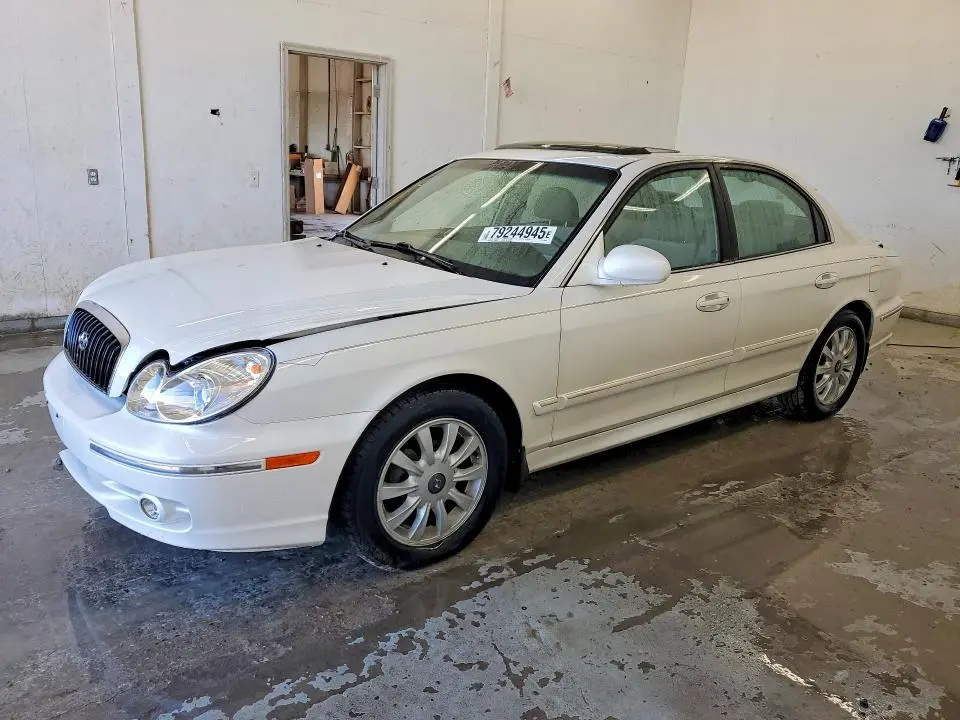 KMHWF35H72A685874