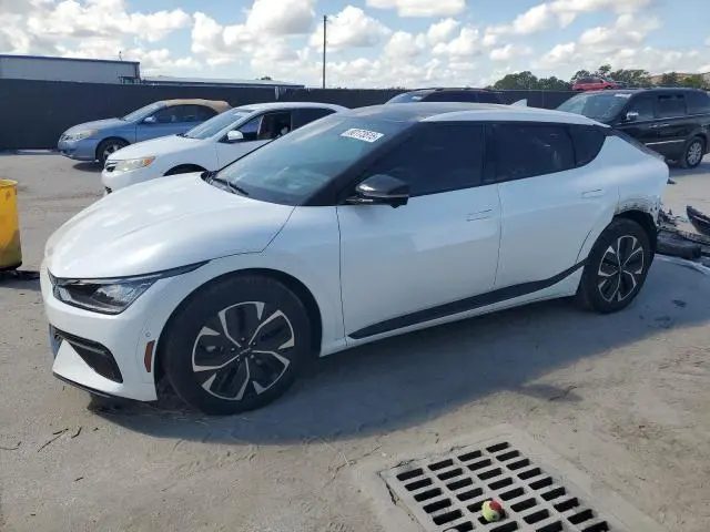 KNDC44LA3P5101186