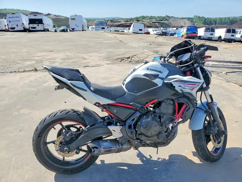 ML5EREK13NDA56977