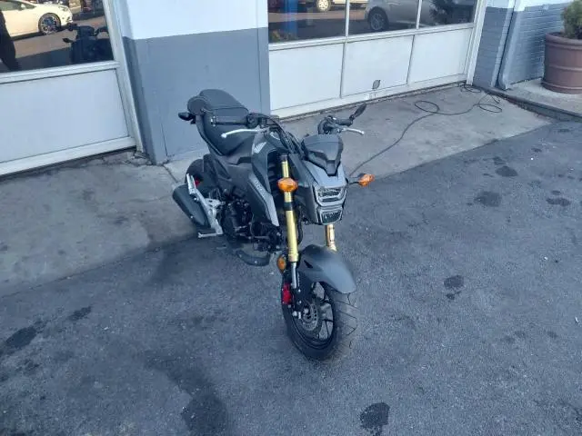 MLHJC755XJ5001490