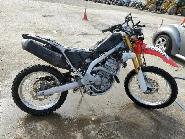 MLHMD3812G5300931