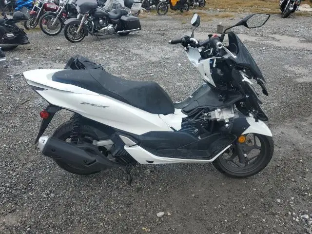 RLHKF4700MY000785