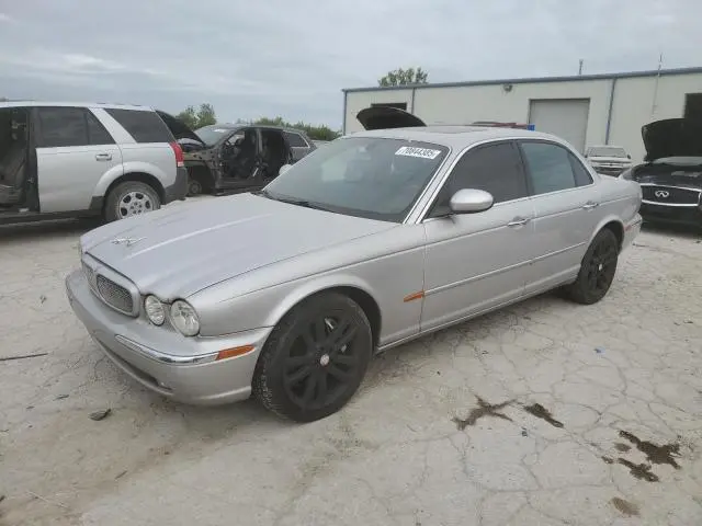 SAJEA73B14TG08384