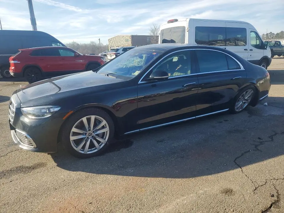 W1K6G6DB1SA330303