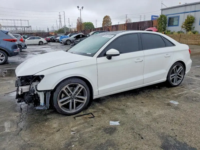 WAUAUGFF7KA083272