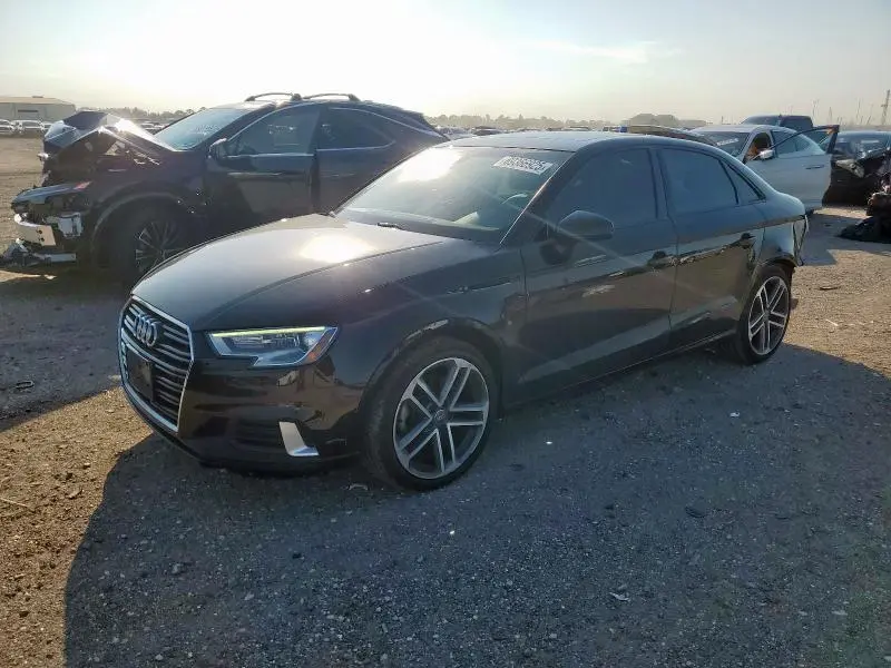 WAUAUGFFXH1028520