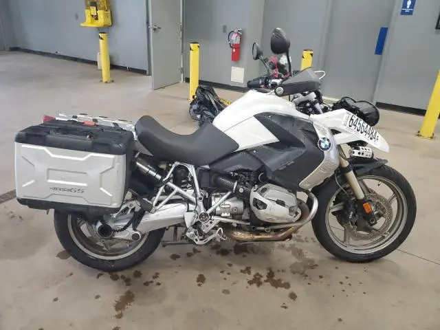 WB1046009AZX50501