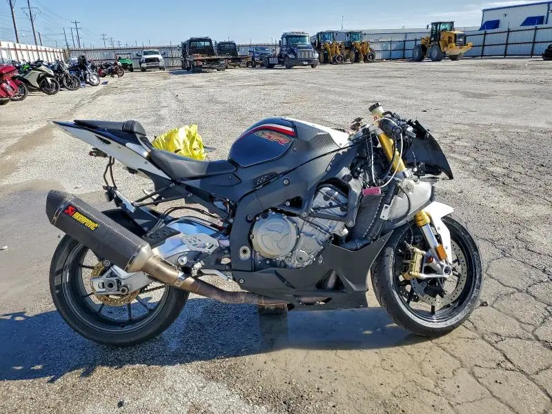 WB1053405EZ308519