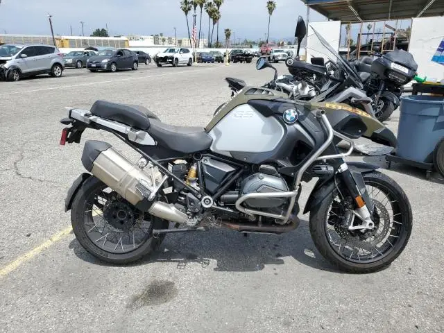 WB10A1201FZ096867
