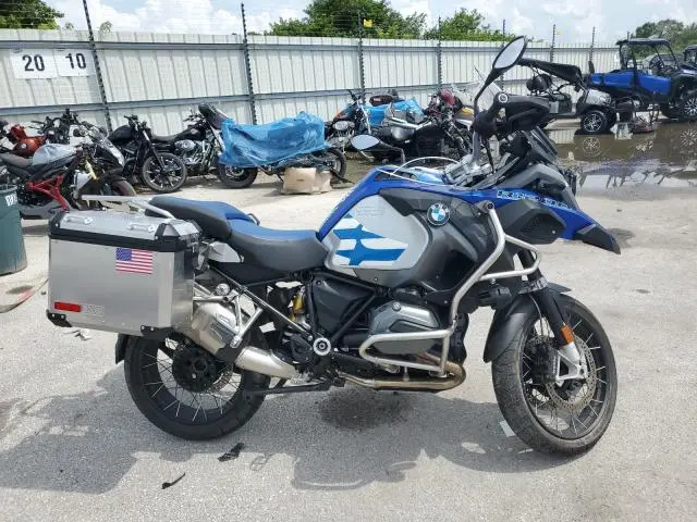WB10A1205FZ096581