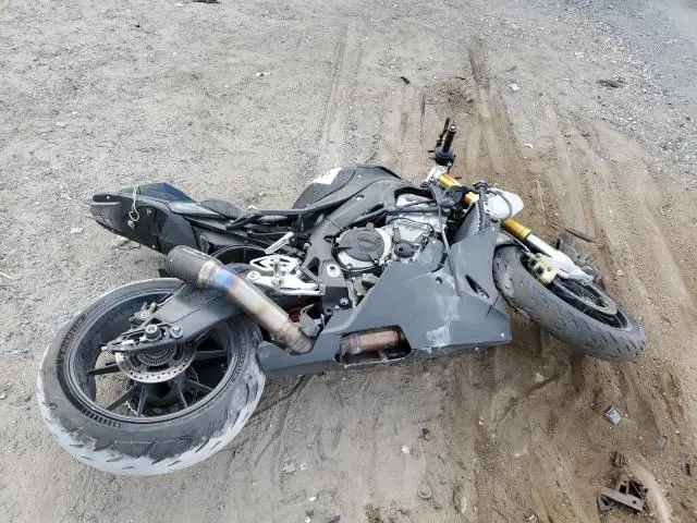 WB10D2104FZ352319
