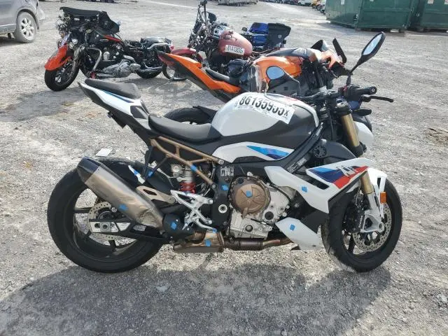 WB10E5305R6J96504