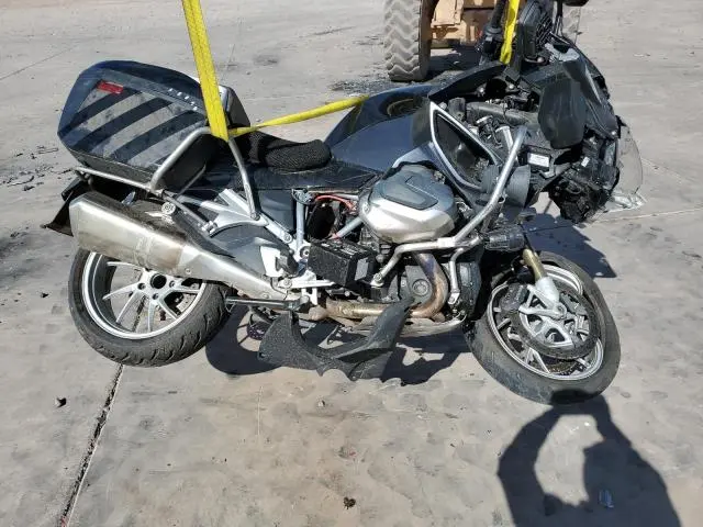 WB10L0305M6D86775