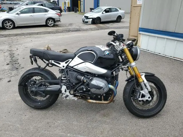 WB10L5302M6E30941