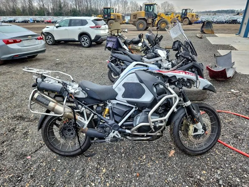 WB10M1305N6F38039