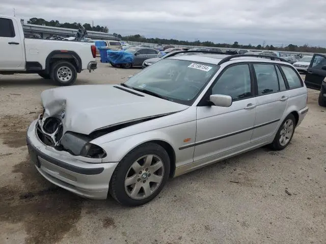 WBAAR3340YJM02162